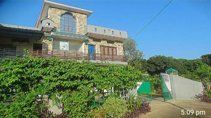 Champions Bungalow - Image 1
