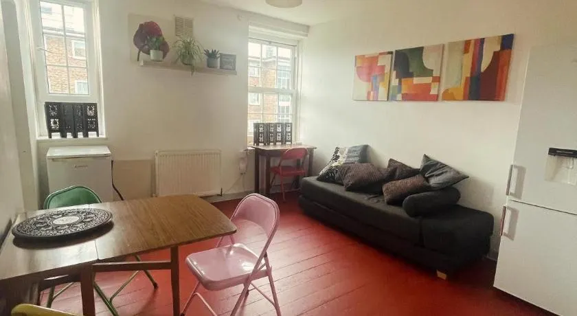Carpe Diem Rooms Flat near Zone 1 - Image 1