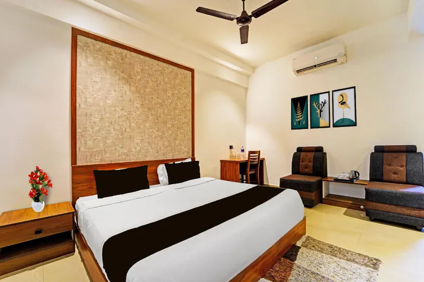 THE BEIGE HOTEL - Image 1