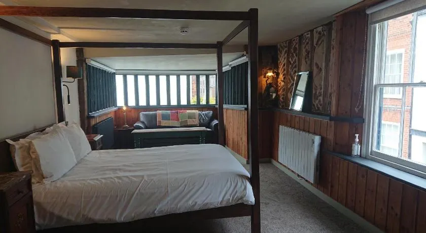 Alma Inn & Dining Rooms - Image 1