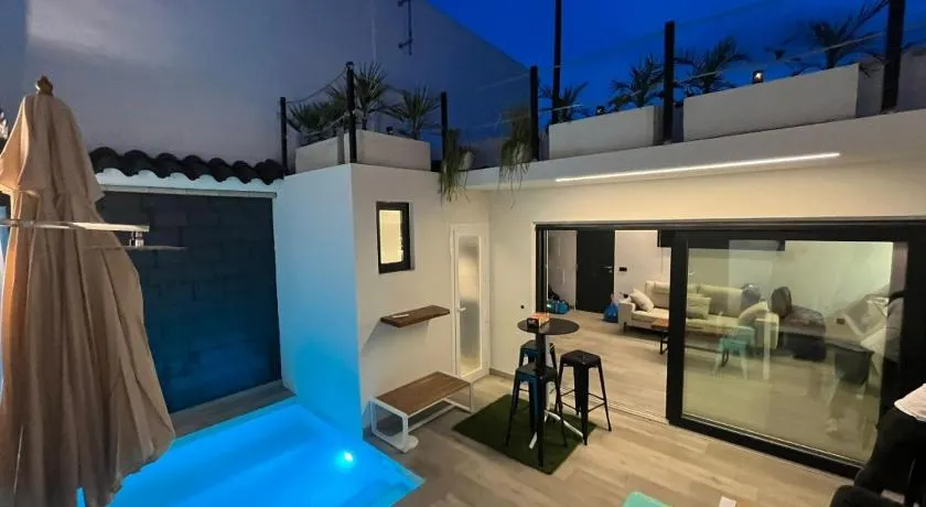 Jacuzi Suite Paradise - Image 1