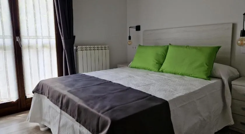 Apartamentos Villa de Panes - La Plaza - Image 1