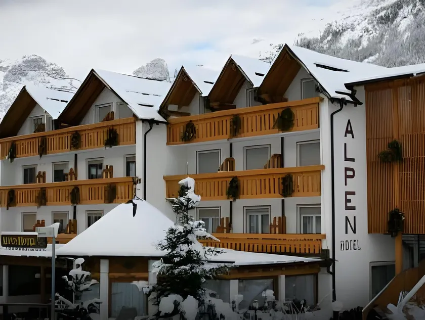 Hotel Alpen - Image 1