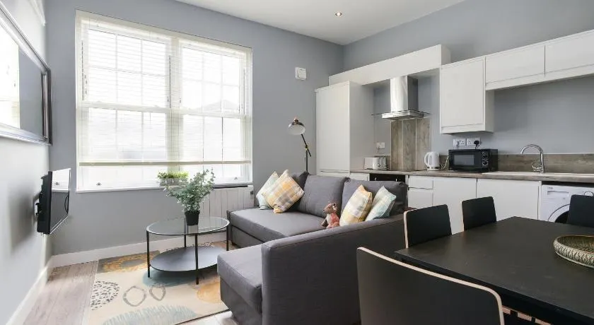 Arena Apartments - Stylish and Homely Apartments by the Ice Arena with Parking - Image 1