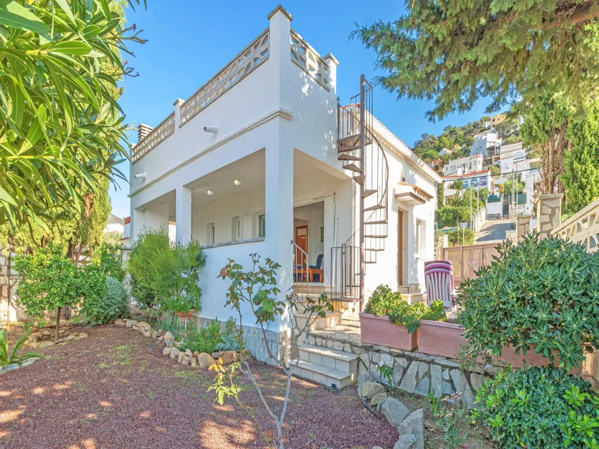 bedroom villa in Roses near the beach - Image 1