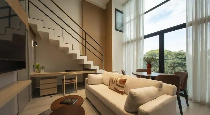 Minimalist 1br with Modern Decor - Image 1