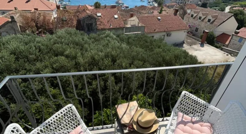 Hvar City Center Sea view Apartments & Free Parking - Image 1