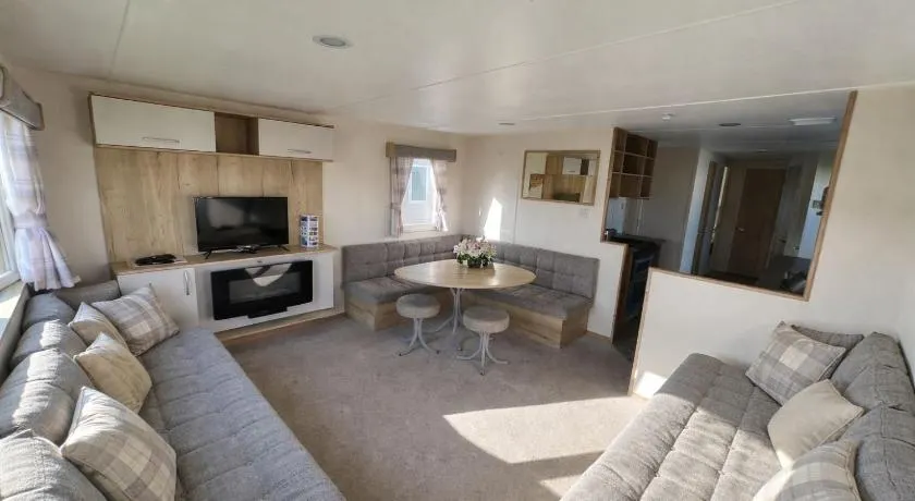 Reeva's Resort at Littlesea Holiday Park, Weymouth - Image 1