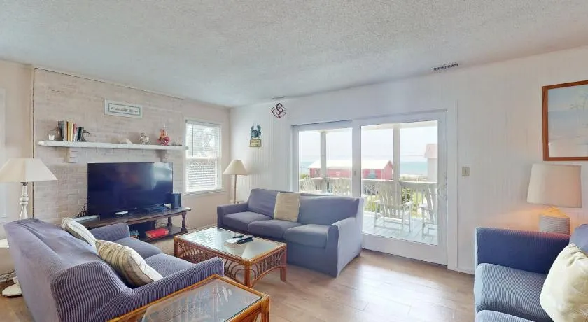 Charming coastal dog friendly apartment near the beach - Image 1