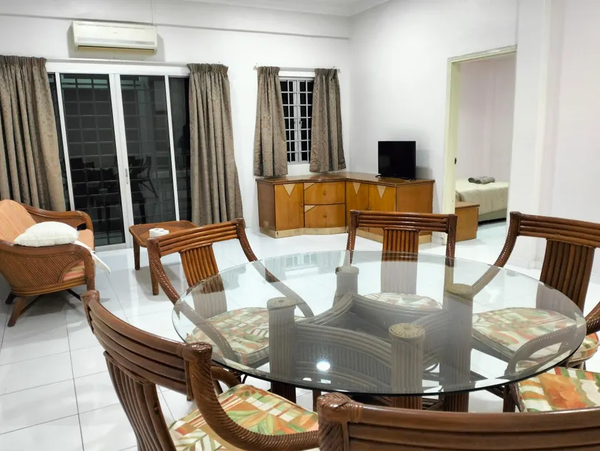 Melaka homestay budget condo 6pax - Image 1