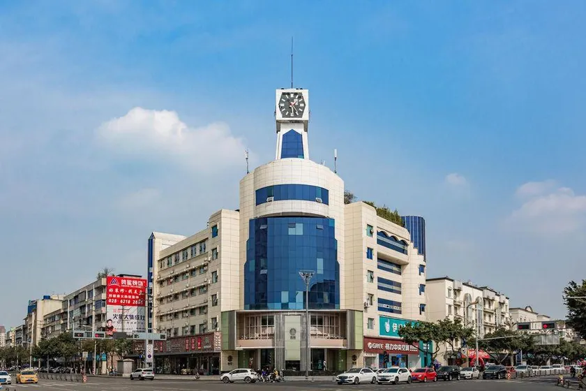 Nantai Crystal Hotel (Chongzhou Branch) - Image 1