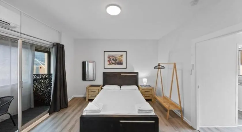 Perth CBD Retreat - PRIVATE and FREE Early CheckIn and Late CheckOut - Image 1