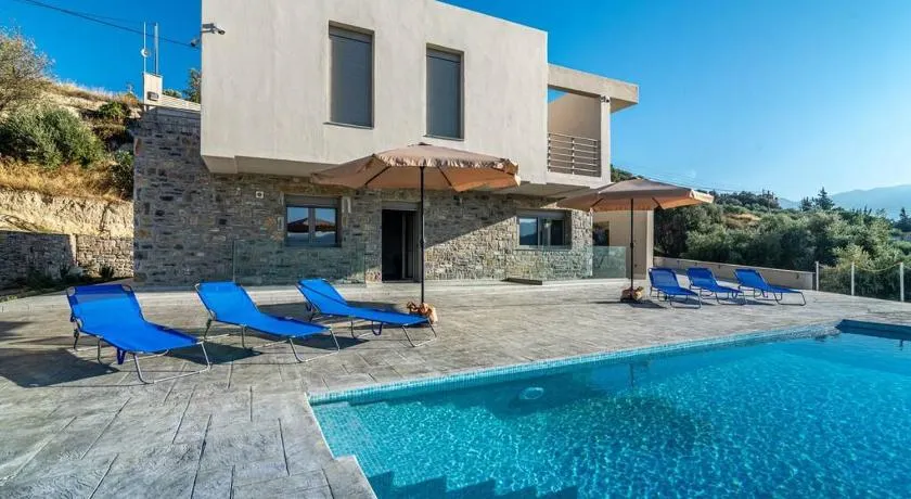 Modern Private Villa with Infinity Pool - Image 1