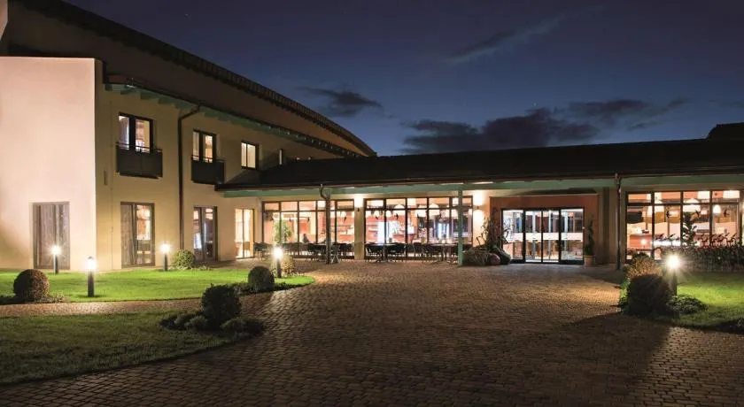 Vulkán Wellness Hotel & Camping - Image 1