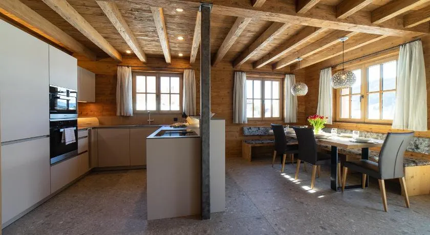 Voll ausgestattetes gemütliches Ferienhaus mit Terrasse | Bergblick | Skifahren in der Nähe | Perfekt für die Arbeit von Zuhause - Image 1