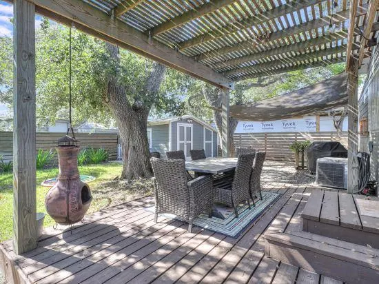 Market Street Retreat - Image 1