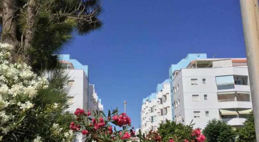 La Perla Azul Playa - Terraza al Sol - Image 1