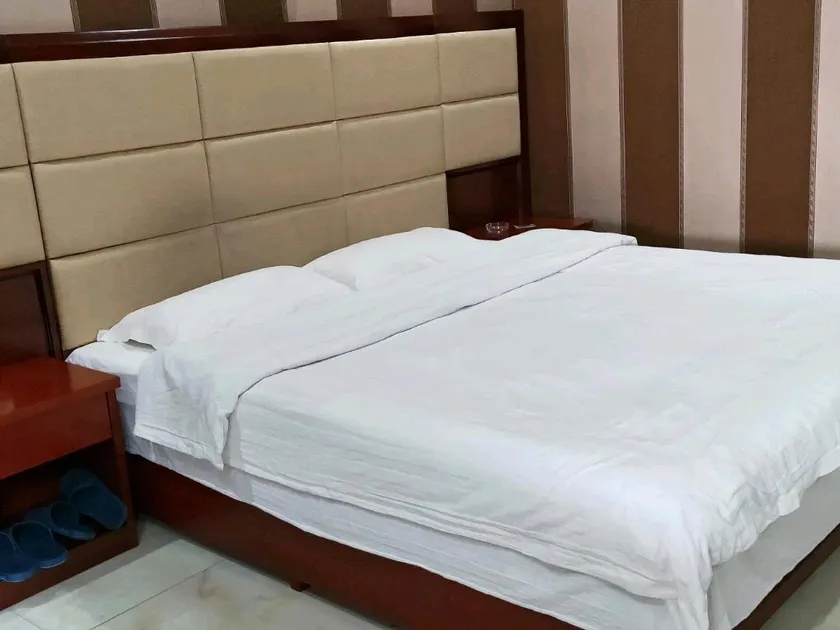 Lüliang Riyue Rental Housing - Image 1