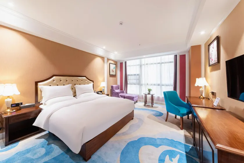 Alice International Hotel - Image 1