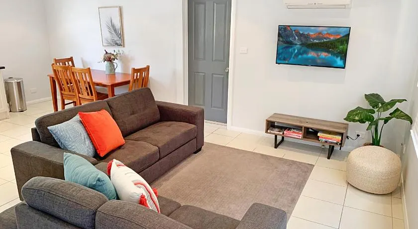 City Center - Comfortable 2-Bedroom Apartment - Image 1