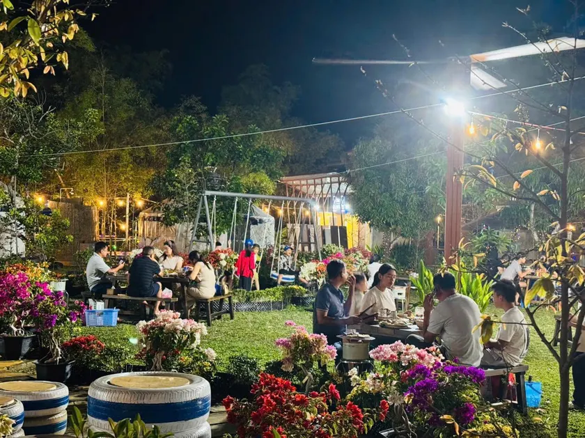 Mekong Camping Deluxe - Image 1