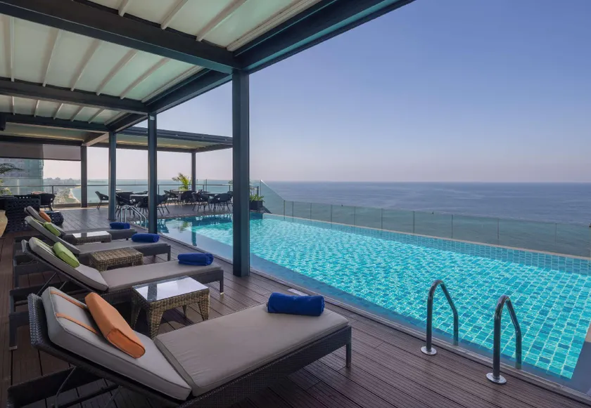 Radisson Hotel Colombo - Image 1
