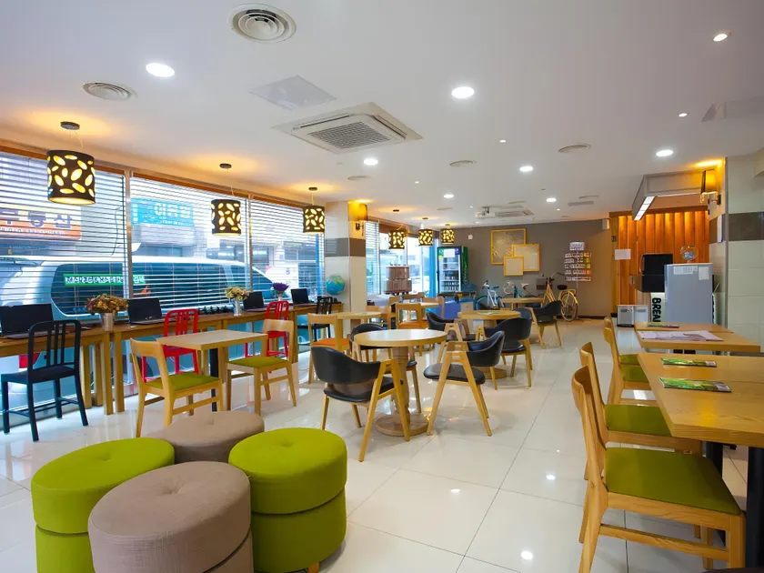 Jeju R Hotel & Guesthouse - Image 1