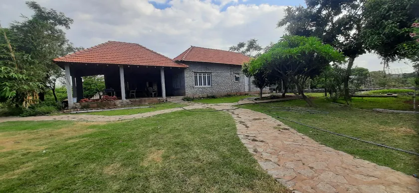 Hampihomestay (On Otters Island) - Image 1