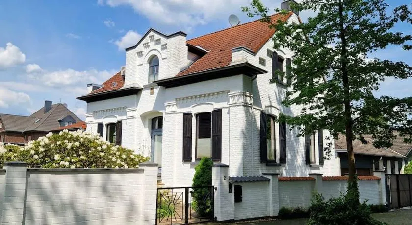 Historische Villa mit Garten, Luxus - Image 1