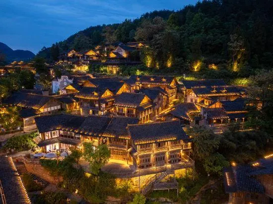 Zunyi Wujiangzhai Covered Bridge Inn - Image 1