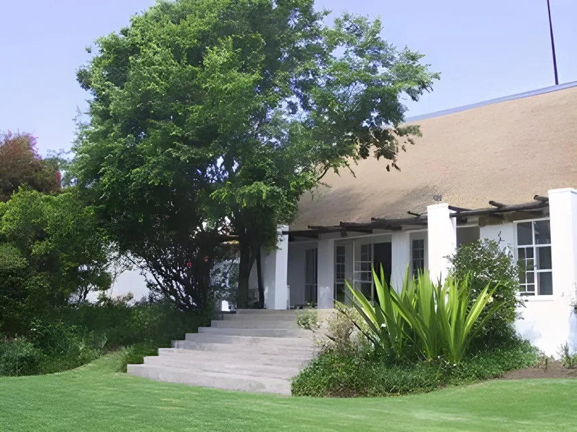 Green Park Manor - Image 1
