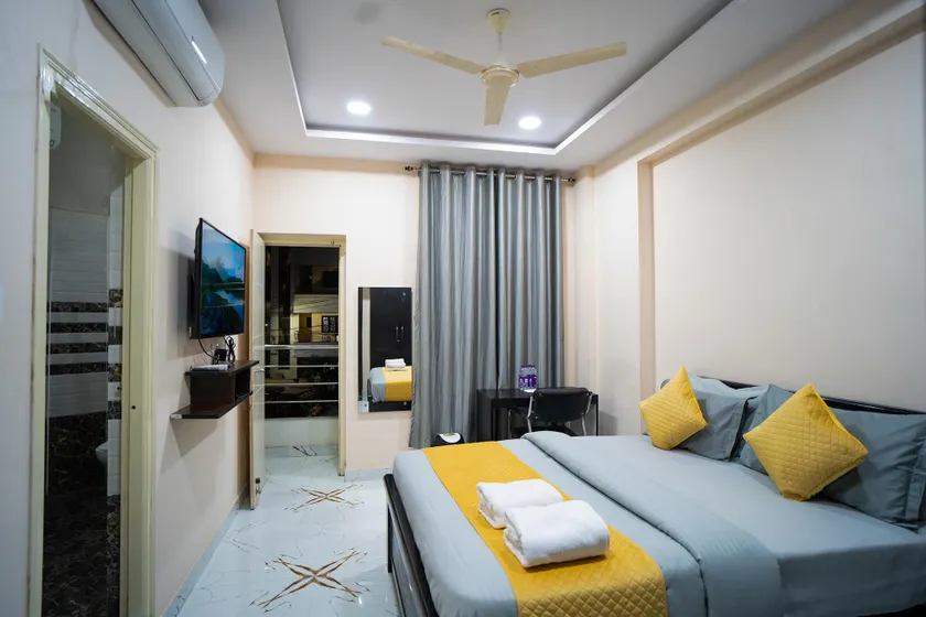 Yellow Bells Gachibowli DLF Cyber City - Image 1