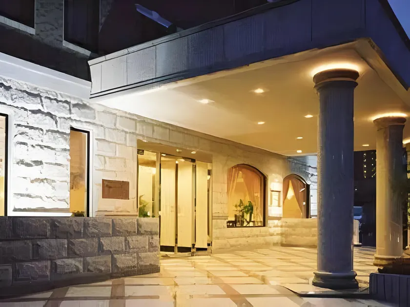 STATION HOTEL AU - Image 1