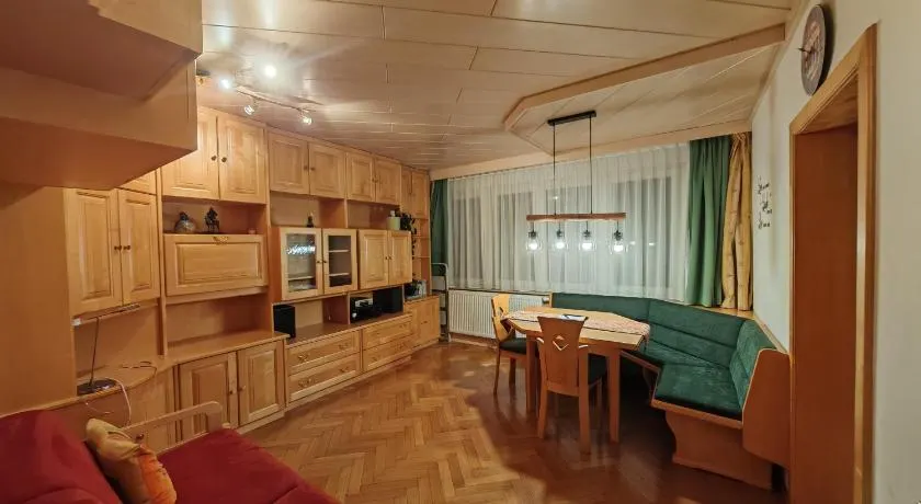 Vintage Apartment - Image 1