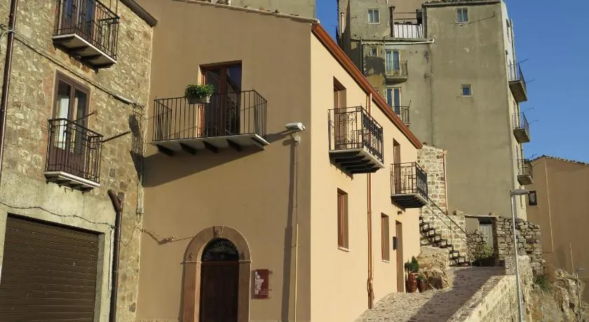 Porta Baciamano - Image 1