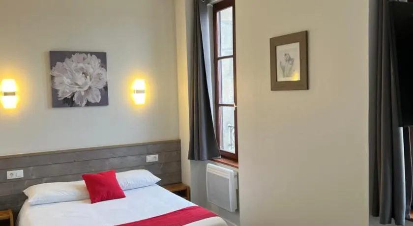 Hotel TGV - Image 1