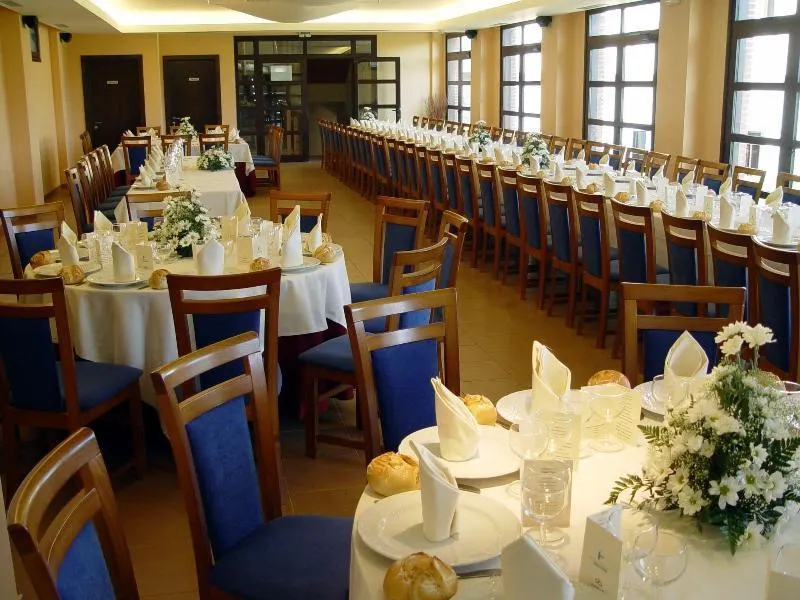 Hotel Ibaigune - Image 1