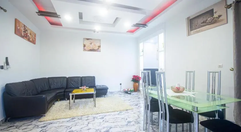 Chic Appart VIP DIAMOND Luxe Confort et Élégance à Douala Stade Bonamoussadi - Image 1