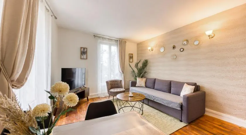 Versailles Rustic - Charm & Comfort 7min Palace - Image 1