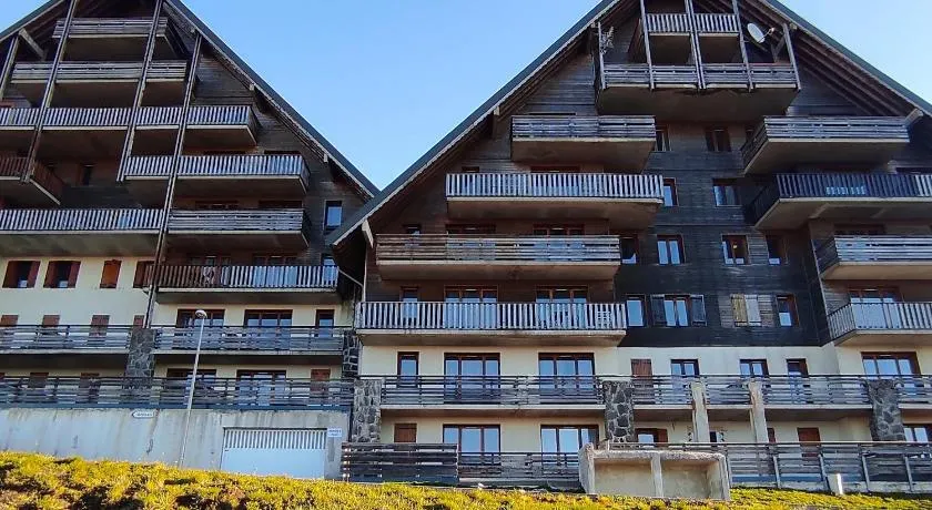 Ruhige Wohnung in Super Besse, 5 Pers, Parkplatz und Pool - Image 1