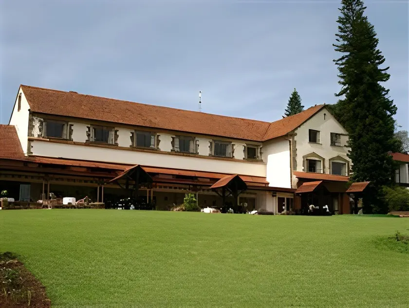 Outspan Hotel - Image 1