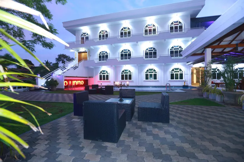 Owinmo Hotel - Image 1