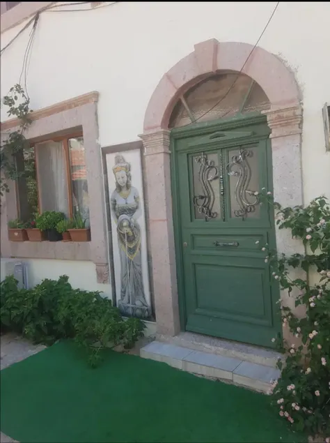 Rum evi taş bina - Image 1