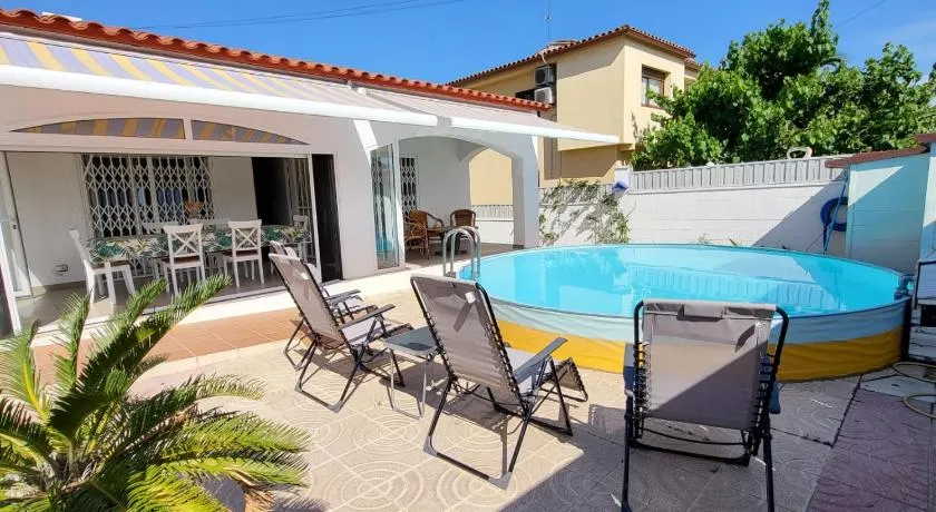 Torredembarra cosy, well equipped house, 5 min. from the beach - Image 1