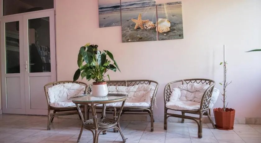 Hotel Dynes - Image 1