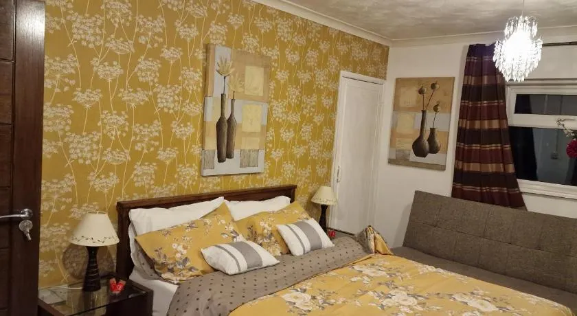 Pleasant Lodge - Image 1