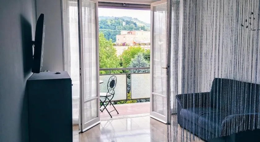 Appartamento con terrazzo zona ospedale civile - Image 1