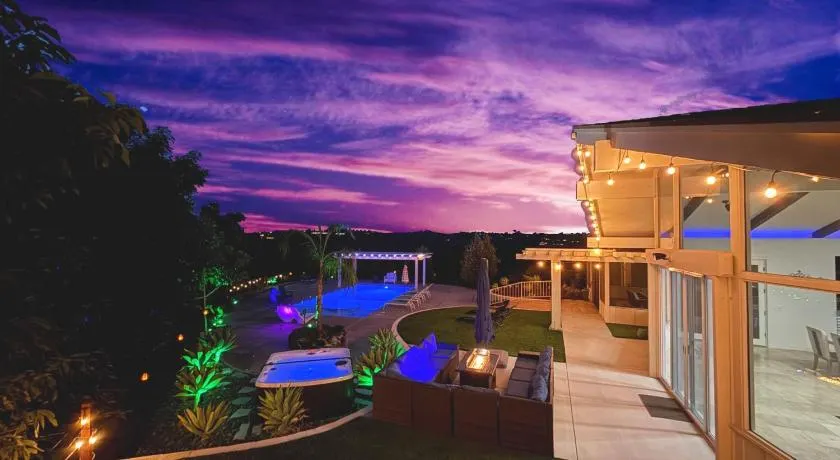 Hilltop Villa, Pool Oasis, Pickleball Court, Avocado Grove, Views - Image 1