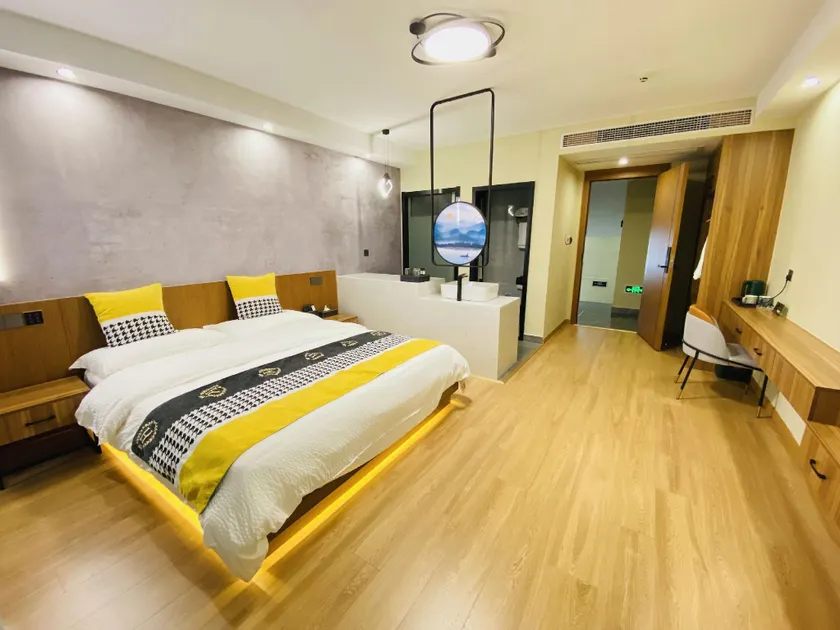 Huangshan 100 meters residential accommodation - Image 1