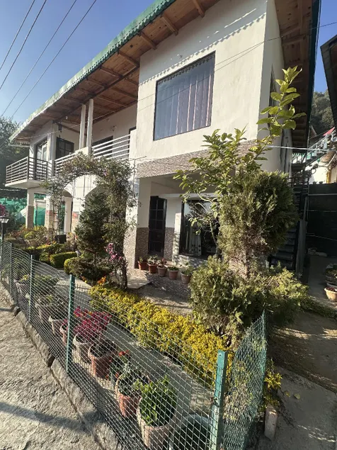 Just naturals - Pauls cottage - Image 1